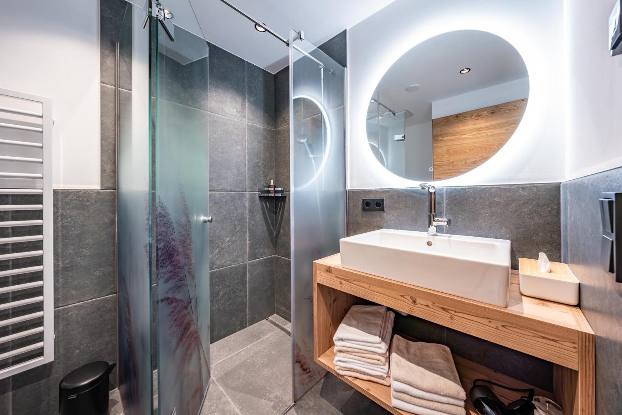 Schoenblick Appartements Tux Habitación foto